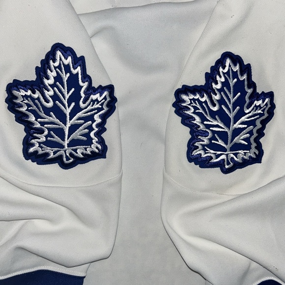 Toronto Maple Leafs CCM 1992-97 NHL Jersey - Picture 4 of 6